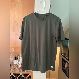 VUORI men's soft feel Tee shirt